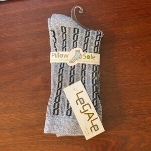 Crew-Length Socks Single Pair "Gray Cable"